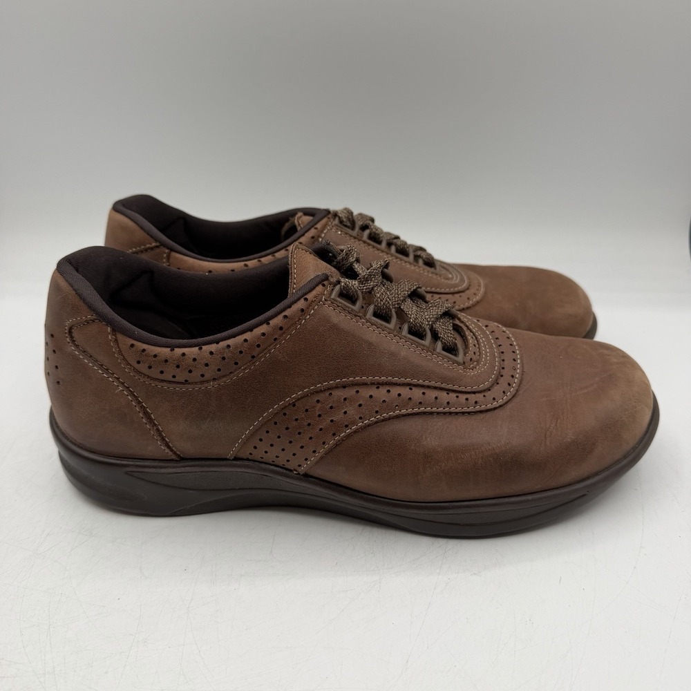 SAS Walk Easy Shoes Womensโ Sz 8.5 M Brown Leather Comfort Walking Sneakers